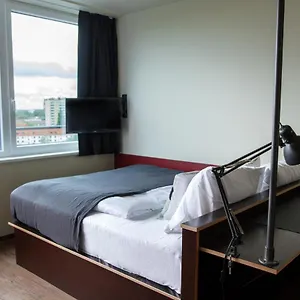 Base Aparthotel